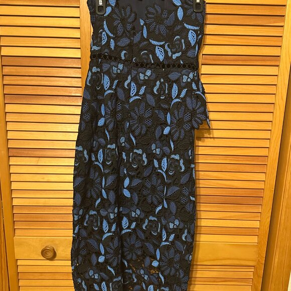 Elliatt Times Floral Crochet Dress - Picture 5 of 6